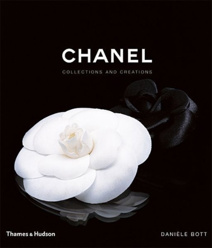 Buchcover und Innenansicht für das Buch: Chanel: Collections and Creations