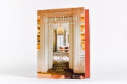 Buchcover und Innenansicht für das Buch: Iconic Hotels