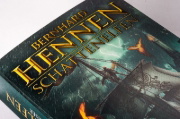 Buchcover und Innenansicht für das Buch: Schattenelfen - Der Gläserne Kaiser