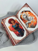 Buchcover und Innenansicht für das Buch: Vortex - Die Liebe, die den Anfang brachte Schmuckausgabe