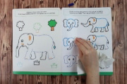 Buchcover und Innenansicht für das Buch: J'apprends à dessiner