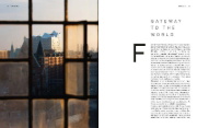 Buchcover und Innenansicht für das Buch: Elbphilharmonie Hamburg. (English Hardcover)