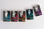 Buchcover und Innenansicht für das Buch: Shadow Keeper - Shadow Series Book 3