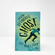 Buchcover und Innenansicht für das Buch: Ghost