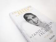 Buchcover und Innenansicht für das Buch: "Tanzen, Singen, Freiheit". Memoiren