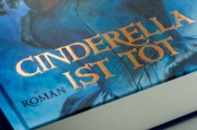 Buchcover und Innenansicht für das Buch: Cinderella is Dead