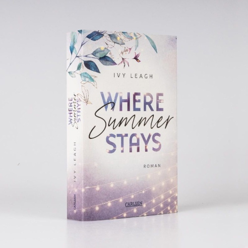Buchcover und Innenansicht für das Buch: Where Summer Stays (Festival-Serie 1)
