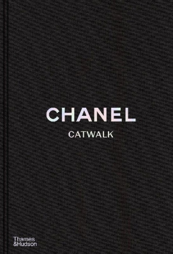 Buchcover und Innenansicht für das Buch: Chanel Catwalk