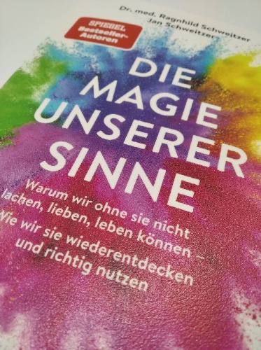 Buchcover und Innenansicht für das Buch: Die Magie unserer Sinne