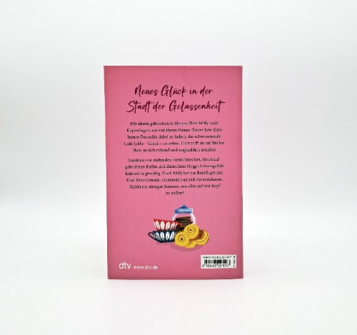 Buchcover und Innenansicht für das Buch: The Floating Copenhagen Café