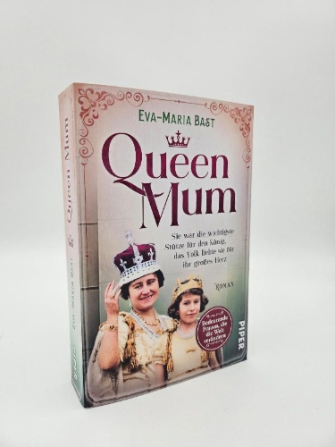 Buchcover und Innenansicht für das Buch: Queen Mum