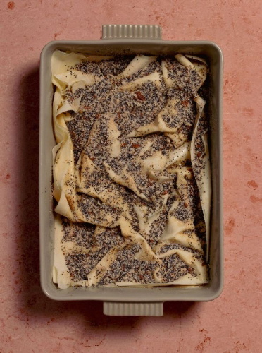 Buchcover und Innenansicht für das Buch: Lieblingskuchen mit Aromen aus aller Welt
