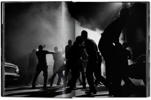 Buchcover und Innenansicht für das Buch: Peter Lindbergh. Untold Stories