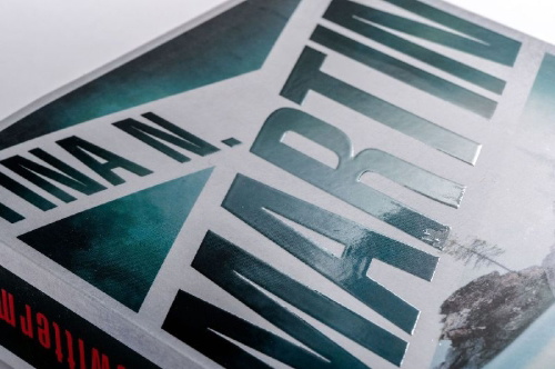 Buchcover und Innenansicht für das Buch: Åskmakaren