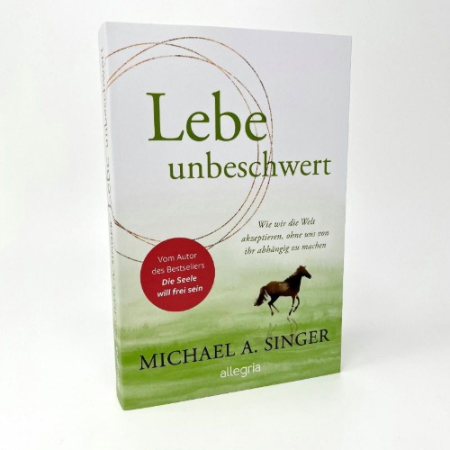 Buchcover und Innenansicht für das Buch: Living Untethered - Beyond the Human Predicament