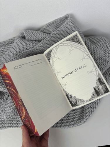 Buchcover und Innenansicht für das Buch: Vortex - Die Liebe, die den Anfang brachte Schmuckausgabe