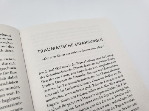 Buchcover und Innenansicht für das Buch: Sisis Weg