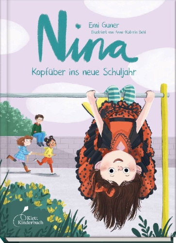 Buchcover und Innenansicht für das Buch: Nina - Kopfüber ins neue Schuljahr